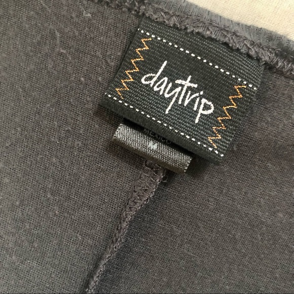 [daytrip][The Buckle] “Unknown Legend” Distressed Graphic Tee - Picture 9 of 12